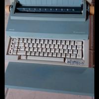 macchina da scrivere Olivetti 