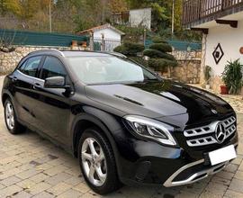 MERCEDES-BENZ GLA 200 d Automatic 4Matic Premium