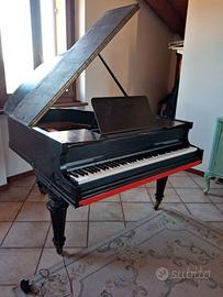 pianoforte a coda nero con tastiera Casio cdp 100