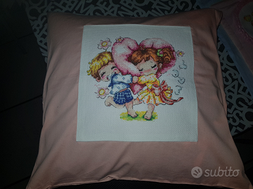 Federa cotone con decoro punto-croce fatto a mano