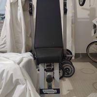Panca Technogym modello Pratica con dischi