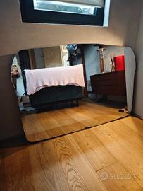 Specchio Vintage Sagomato con supporto in legno
