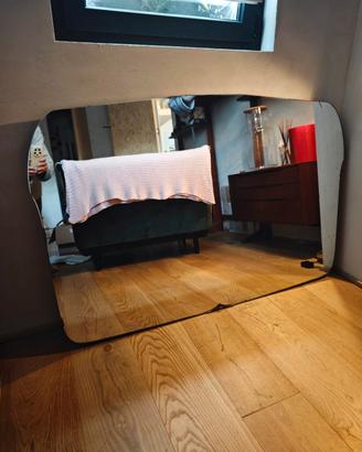 Specchio Vintage Sagomato con supporto in legno