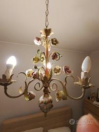 Lampadario antico in porcellana