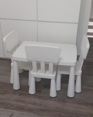 Tavolino IKEA con 3 sedie 