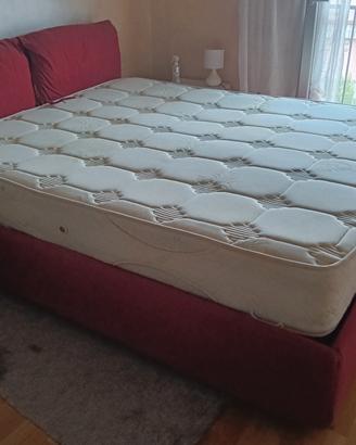 letto matrimoniale a contenitore e materasso