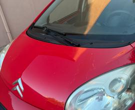Citroen c1 del 2010, rossa, 5 porte