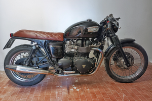 Triumph Bonneville Black custom
