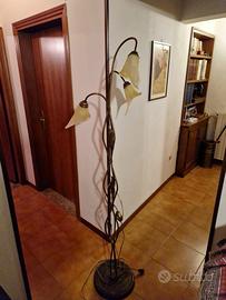 Lampada da terra in rame