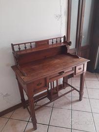 Scrittoio,tavolo con 6 sedie, credenza