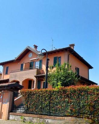 Villa di 200 m² con 4 locali e box auto doppio a A