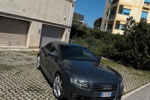 AUDI A5 2.0 2011