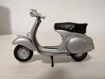 Modellino Vespa 1:18