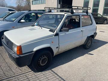 Panda 1000 FIRE con rimorchio.