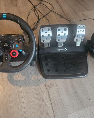 postazione,volante,cambio e pedali LOGITECH G29