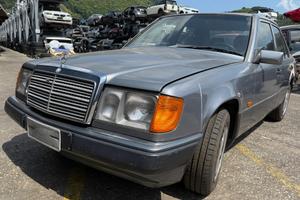 Ricambi usati per Mercedes E200 2.0 bz