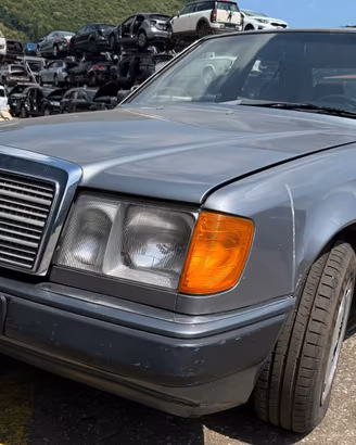 Ricambi usati per Mercedes E200 2.0 bz