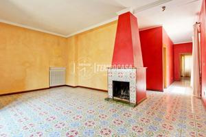 5 locali, box auto e cantina, Via Maffeo Pantaleon