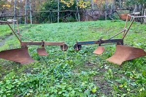 Numero 2 vomeri per arare il terreno