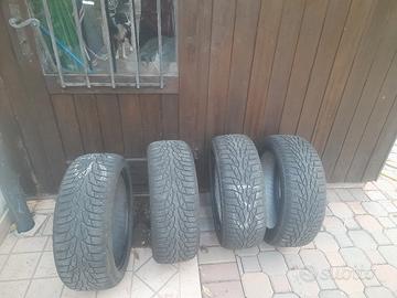 4 Pneumatici Invernali Nokian 
