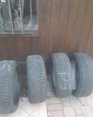 4 Pneumatici Invernali Nokian 
