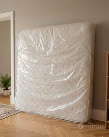 Materasso matrimoniale come nuovo