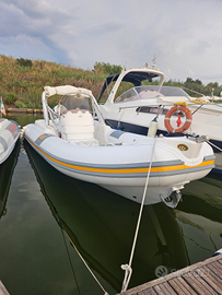 Gommone Bat indian 680 + Suzuki 200cv