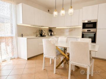 VILLA A SCHIERA A OCCHIOBELLO