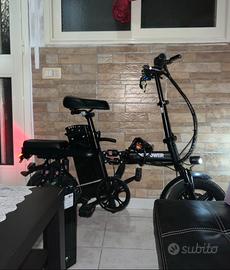 Bicicletta elettrica con doppia batteria, nuova!