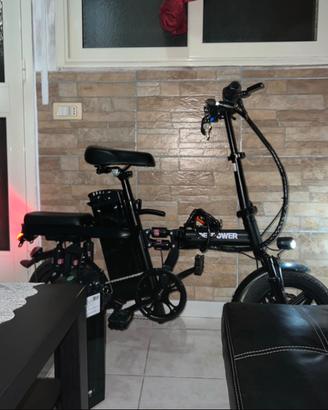 Bicicletta elettrica con doppia batteria, nuova!