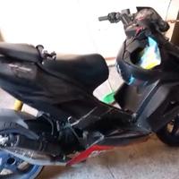 Smembro per pezzi di ricambio Aprilia SR factory R
