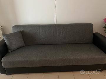 Divano letto e contenitore sotto