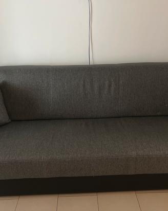 Divano letto e contenitore sotto