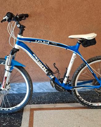 MOUNTAIN BIKE BIANCHI