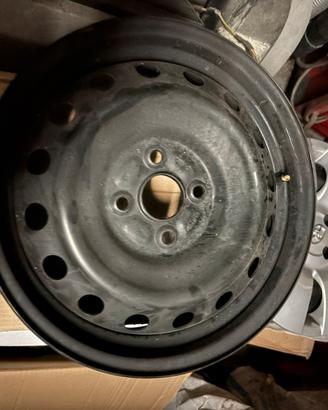 Numero 3 cerchioni  14” originali toyota