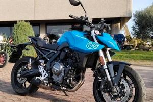 Suzuki GSX-8S (2025)