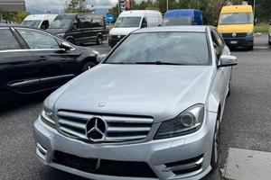 Mercedes 220 CDI