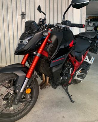 Hornet 750