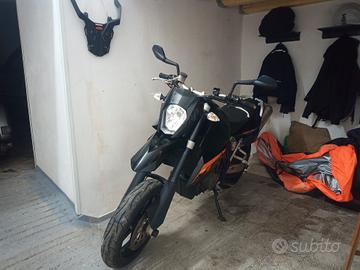 ktm 990 SM supermotard 