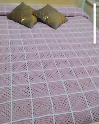 Coperta all’Uncinetto Fatta a Mano – Calda, Morbid