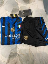 Completo calcio maglia pantalone inter 8-9 anni