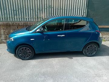 Lancia Ypsilon 1.0 FireFly 5 porte S&S Hybrid Albe