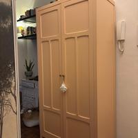 Armadio Maison du Monde color albicocca