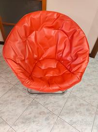 poltrona pieghevole rossa in ecopelle 83x83cm