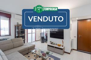 Tre locali doppi servizi ultimo piano box e cantin