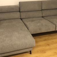 Divani nuovi in pronta consegna in svendita