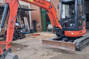 escavatore miniescavatore kubota u35 