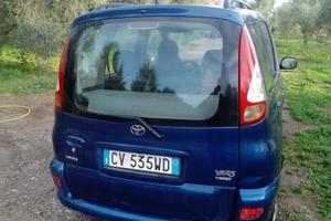 Yaris Verso 2004