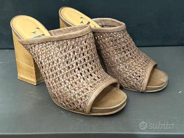 Sandalo sabot tacco alto largo