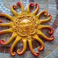 Sole in ceramica realizzato a mano a Grottag